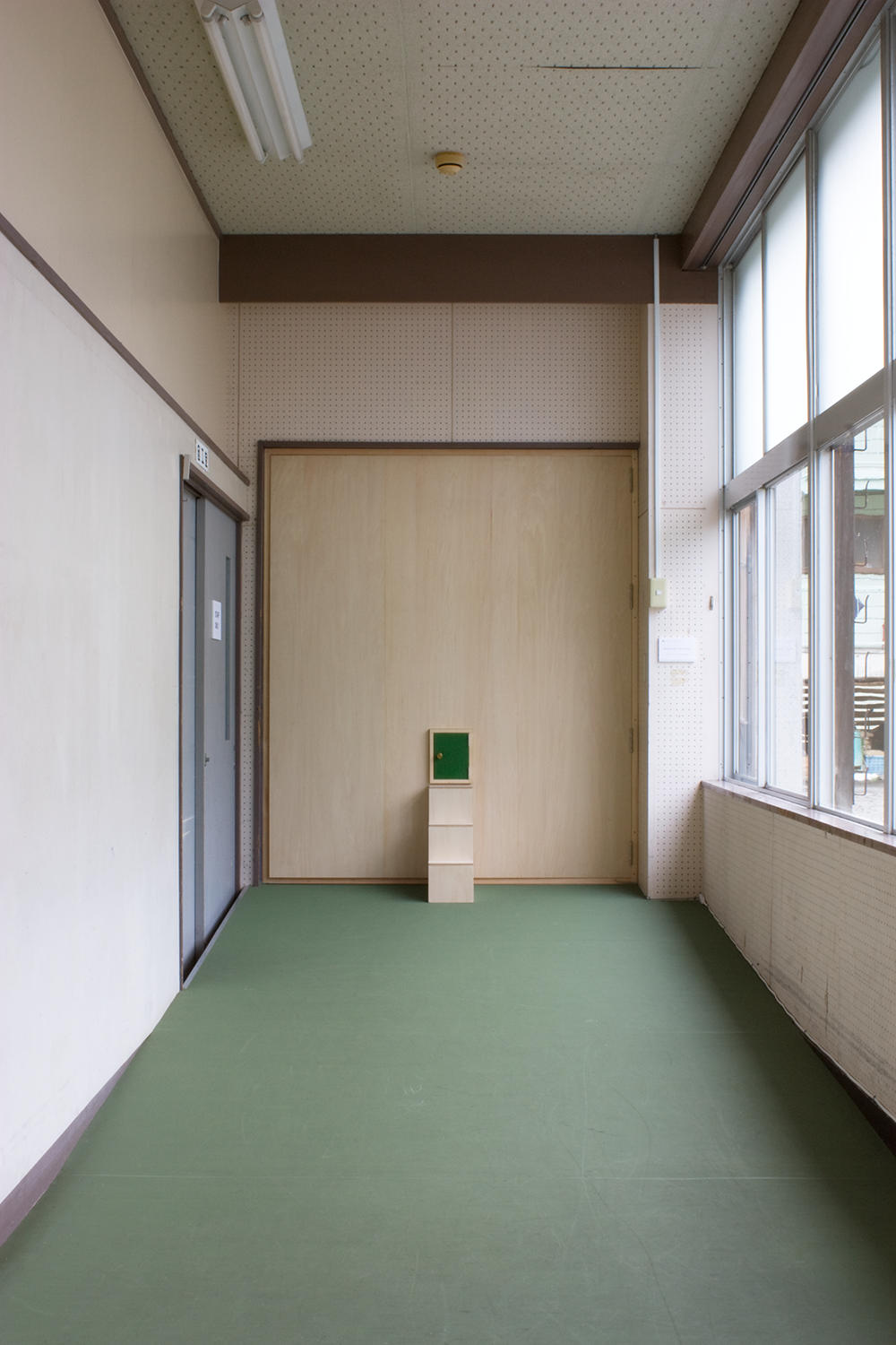 Behind the Green Door Ausstellungsansicht Echigo-Tsumari Art Triennale